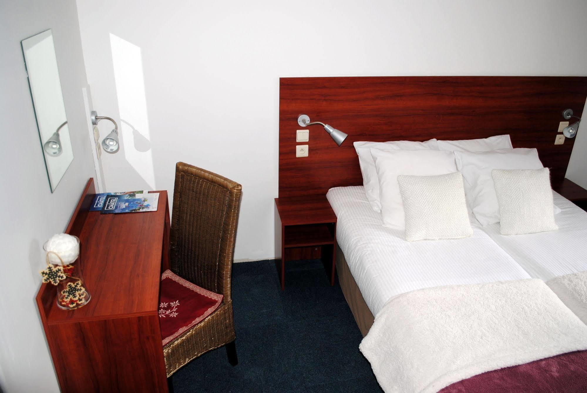 L'Escale Hotel Chatel Ngoại thất bức ảnh